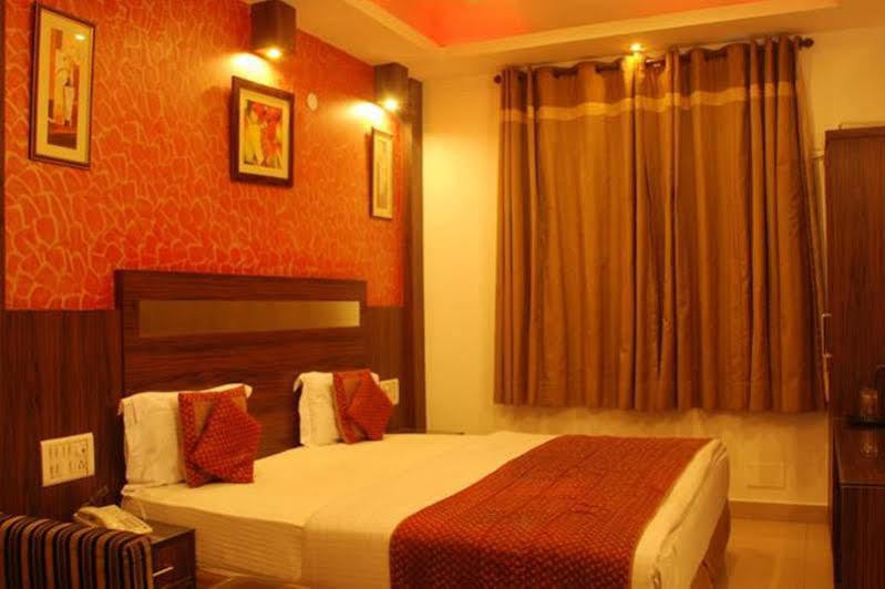 Hotel Baba Deluxe Near New Delhi Railway Station And City Center -By Rcg Hotels Exterior foto